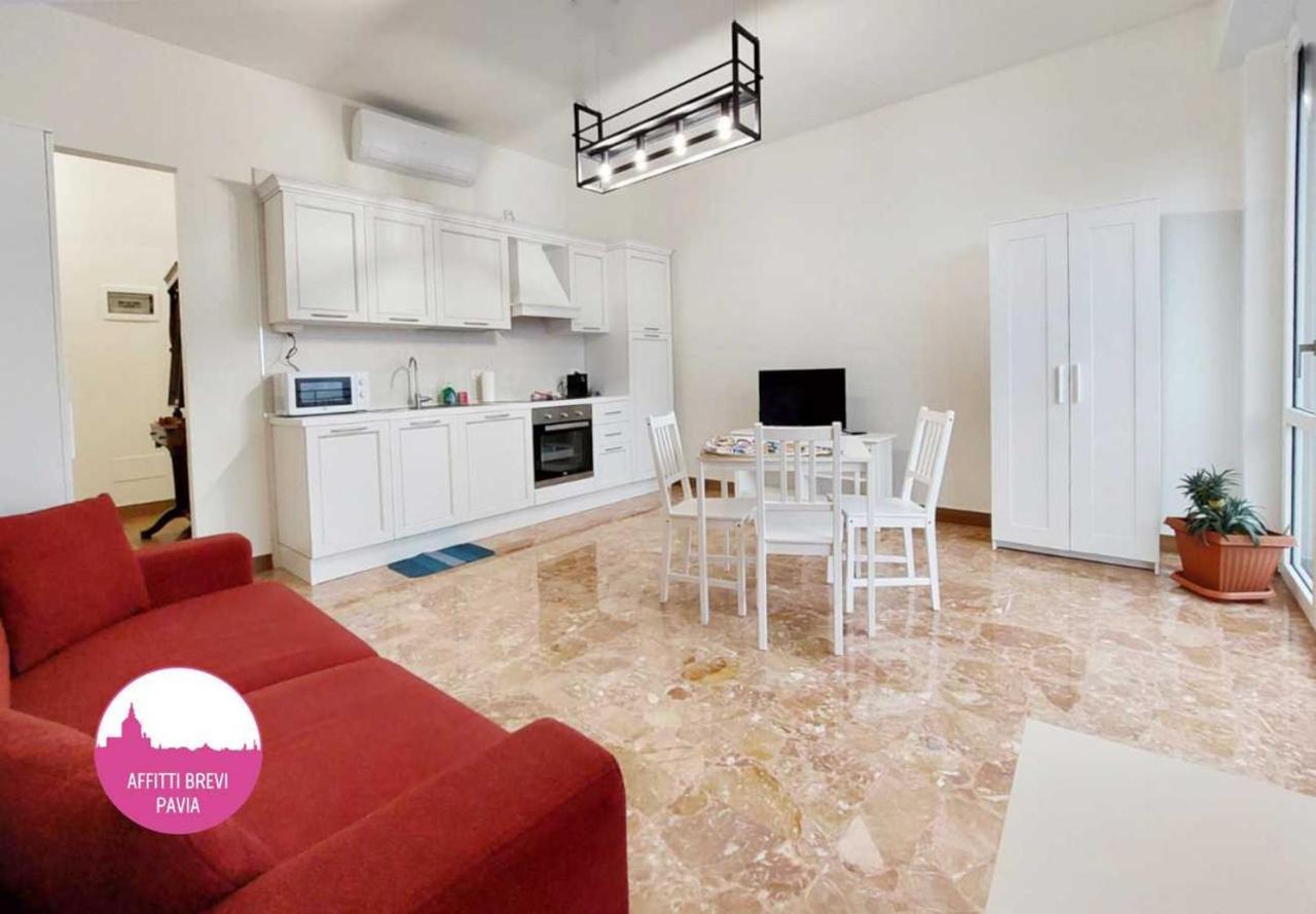 City Center - Luigi&Carolina Apartments - By Host4U Pavia Exterior photo