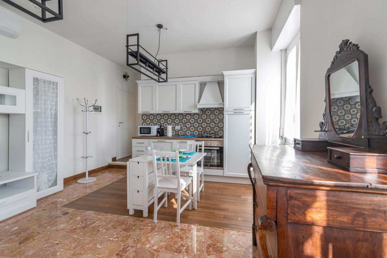 City Center - Luigi&Carolina Apartments - By Host4U Pavia Exterior photo