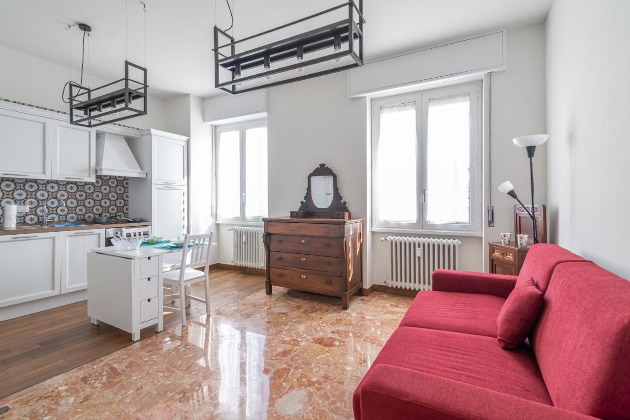 City Center - Luigi&Carolina Apartments - By Host4U Pavia Exterior photo