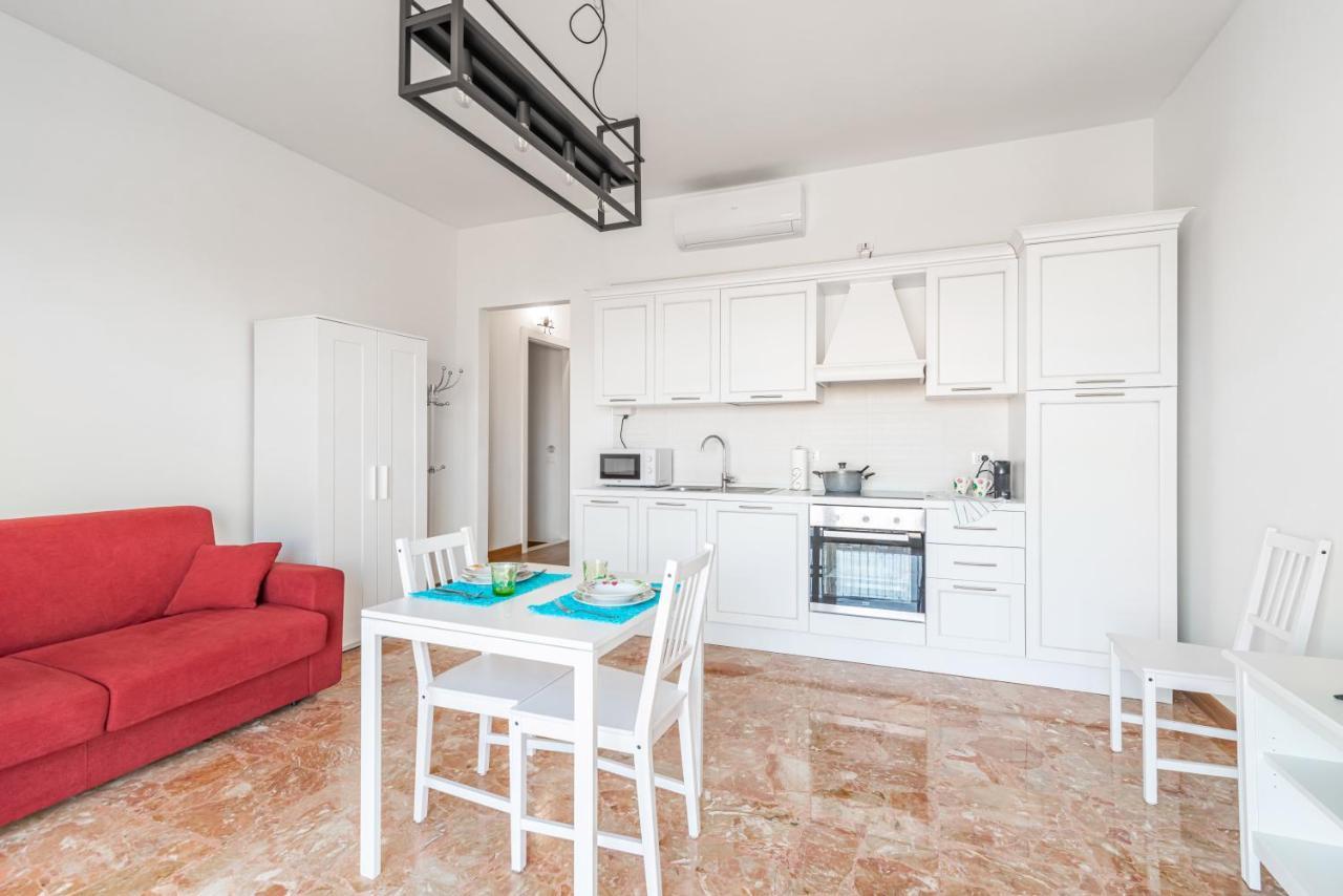 City Center - Luigi&Carolina Apartments - By Host4U Pavia Exterior photo