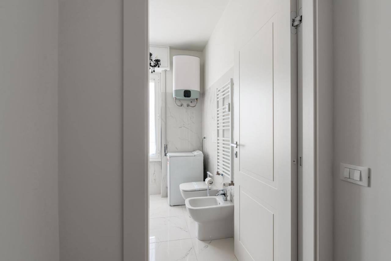 City Center - Luigi&Carolina Apartments - By Host4U Pavia Exterior photo