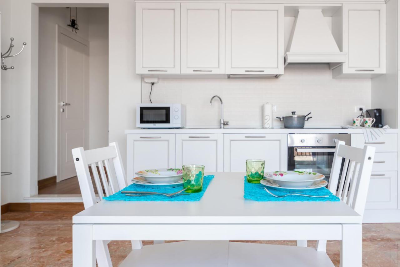 City Center - Luigi&Carolina Apartments - By Host4U Pavia Exterior photo